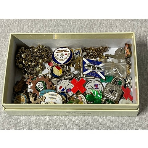 170 - Qty of vintage enamelled badges etc.