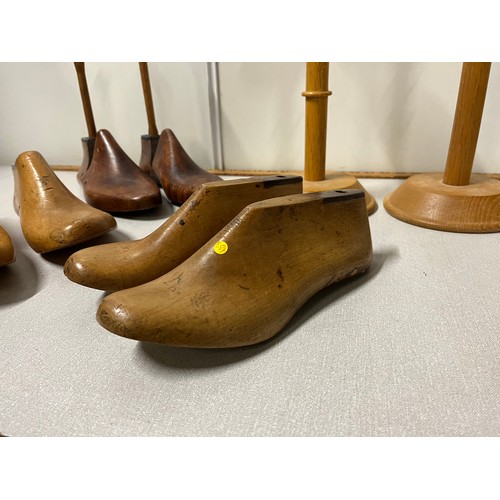 9 - selection of wooden shoe lasts & 2 hat stands