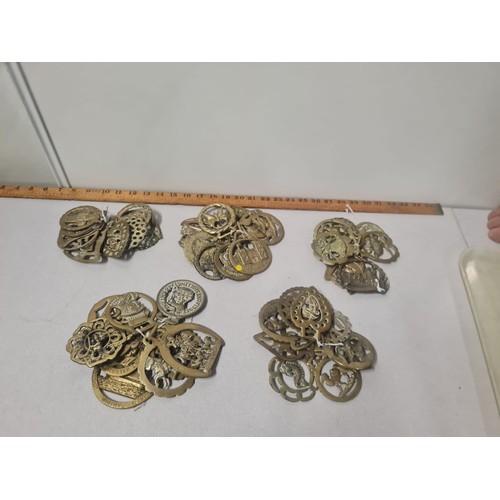 557 - quantity of 50 vintage horse brasses