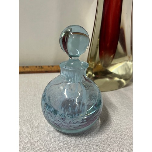 21 - 3 pieces of vintage glass to include caithness perfume bottle