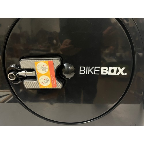 317 - Bikebox jb902.
closed 63cm x 60cm