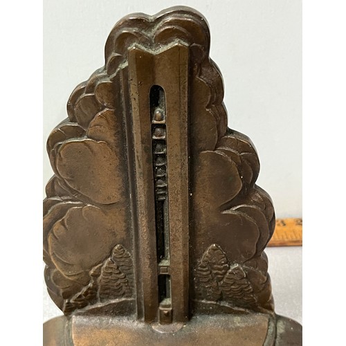 31 - Deeds Carillon bronze book end.
19cm h