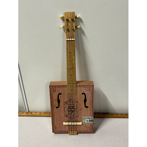 102 - Strum box ukulele No6.