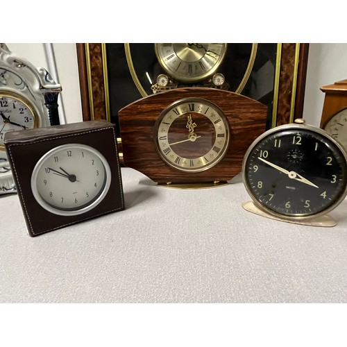 133 - 6 vintage clocks