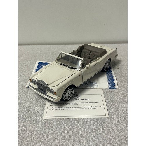 118 - Franklin Mint Rolls Royce Corniche-IV 1992 die cast model with certificate.