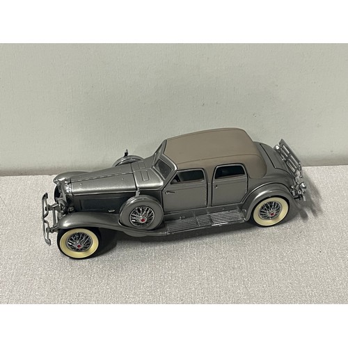 121 - Franklin Mint Duesenberg SJ 1933 die cast model.