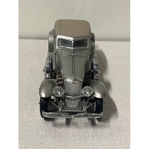 121 - Franklin Mint Duesenberg SJ 1933 die cast model.