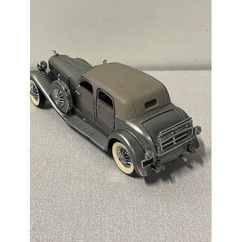 121 - Franklin Mint Duesenberg SJ 1933 die cast model.