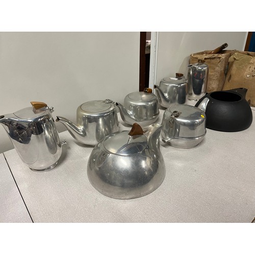 131 - Selection of incomplete Picquot Ware to include rare black K3 kettle & box of handles etc.