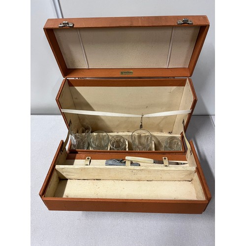 450 - Vintage Brexton picnic box (not complete)