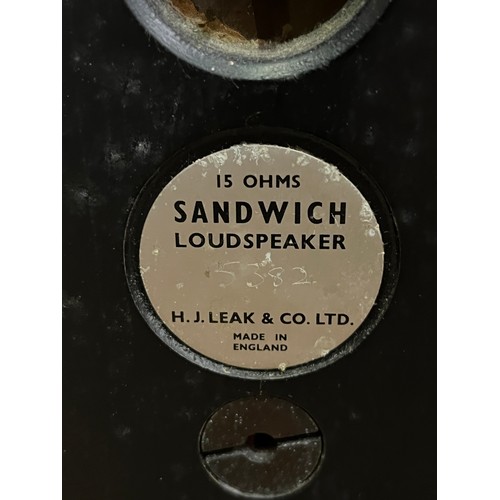 200 - pair of large vintage leak sandwich floor standing speakers 
need tlc
65cm h