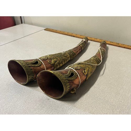 258 - 2 Tibetan ceremonial horns
38cm l