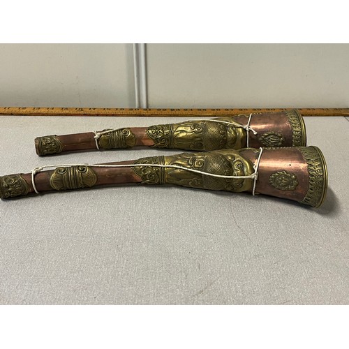 258 - 2 Tibetan ceremonial horns
38cm l