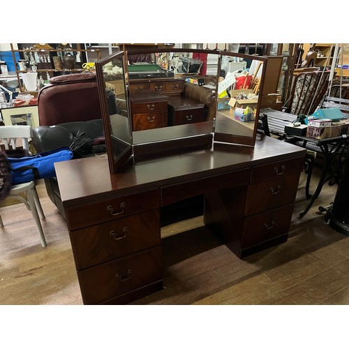 445 - mcintosh dressing table with mirror