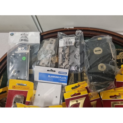 479 - tray of brass numbers, door locks with keys etc