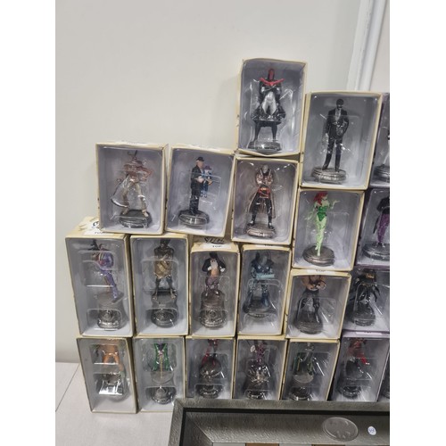 67 - Eaglemoss DC Batman v Joker 32 piece chess collection with 32 collector magazines in folders all in ... 