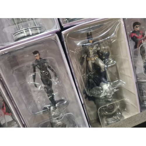 67 - Eaglemoss DC Batman v Joker 32 piece chess collection with 32 collector magazines in folders all in ... 