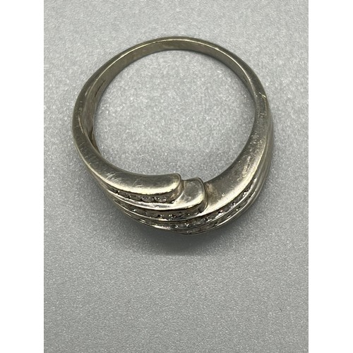 92 - 9ct gold & diamond ring 32 diamonds 6.5 grams