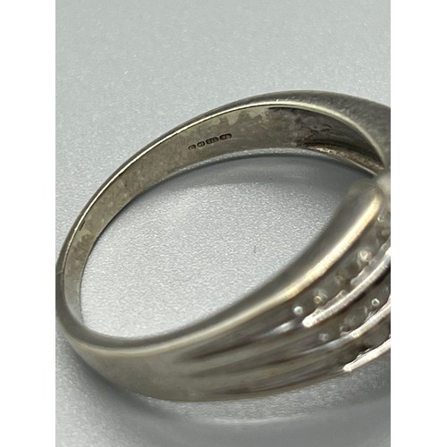 92 - 9ct gold & diamond ring 32 diamonds 6.5 grams