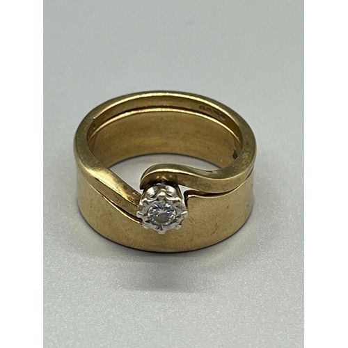 95 - 9ct gold & diamond engagement ring & wedding band
7.3grams (total)