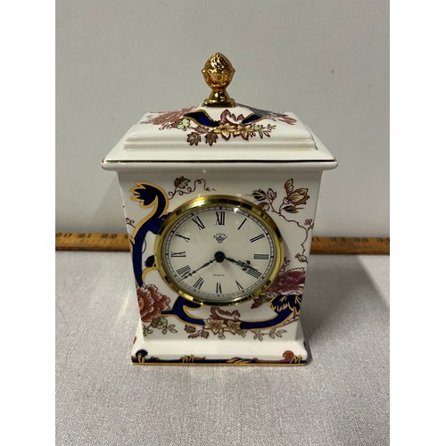 70 - Mason's 'Mandalay' mantle clock
21cm h
