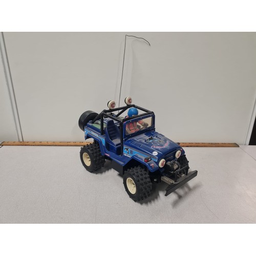 123 - Vintage Marui toyota land cruiser super wheelie. (no controller)
35cm l