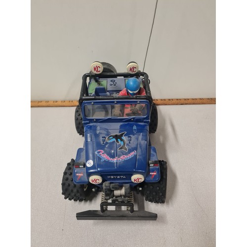 123 - Vintage Marui toyota land cruiser super wheelie. (no controller)
35cm l