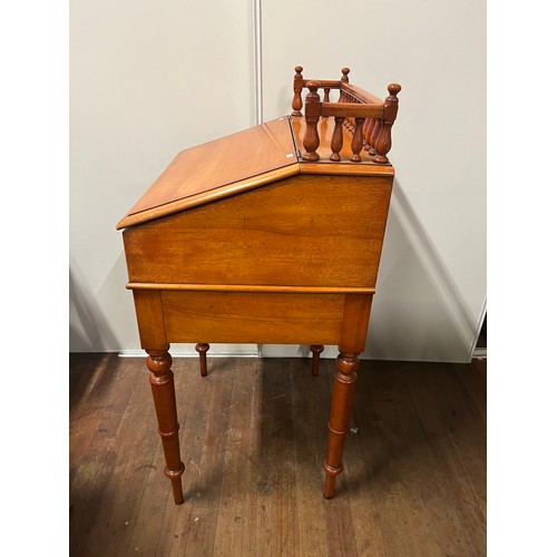 65 - 19th Century writing desk/podium.
113cm x 62cm