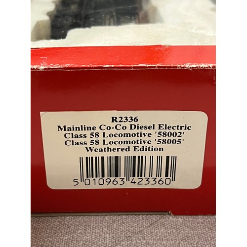 35 - selection of boxed hornby carriages along with mainline engine set