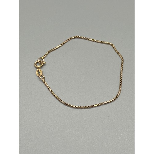 64 - 9ct gold bracelet 
1.6g
