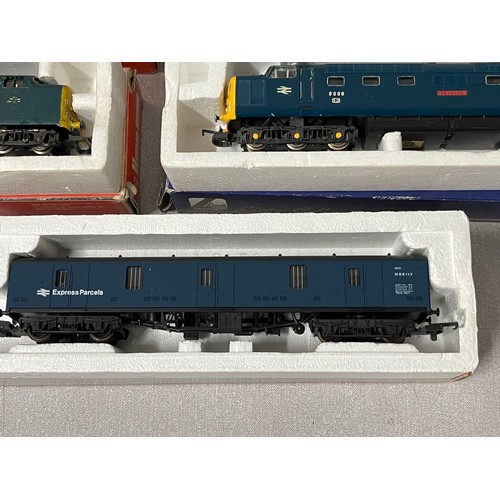 107 - 4 boxed lima engines & 1 carriage