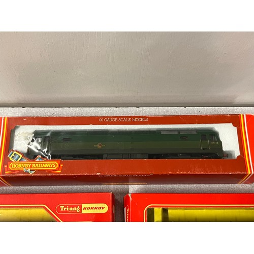 108 - 4 boxed hornby carriages & 1 engine