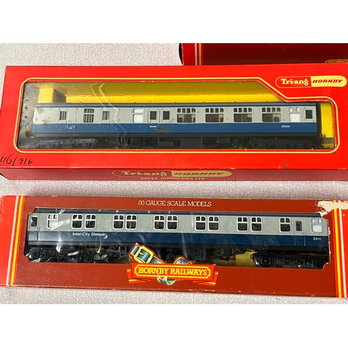 108 - 4 boxed hornby carriages & 1 engine