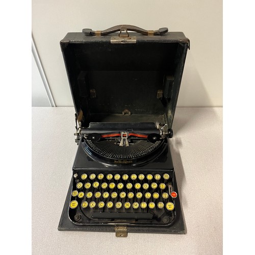 89 - Vintage Remington typewriter.