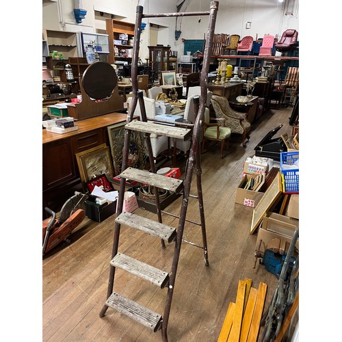 419 - Pair of decorators ladders.