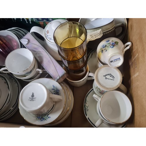 526 - selection of tea ware etc