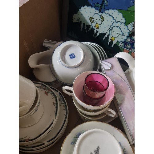 526 - selection of tea ware etc