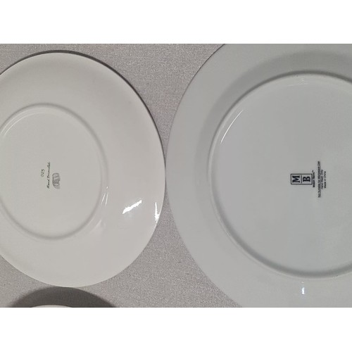 131 - 4 Christmas plates to include Merry Brite & Lefton