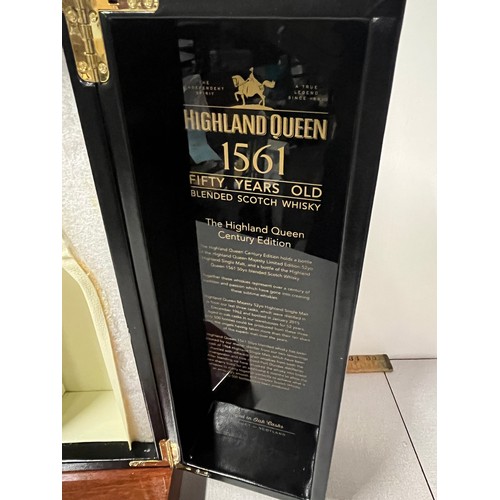 119 - highland queen whisky century edition 2 bottle presentation case