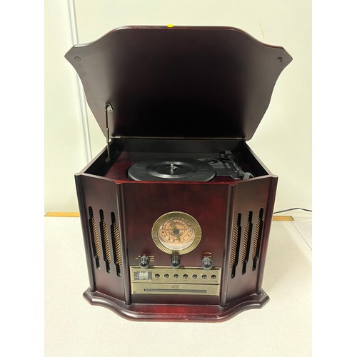 122 - vintage style 4 in 1 record player/cd/radio/tape deck