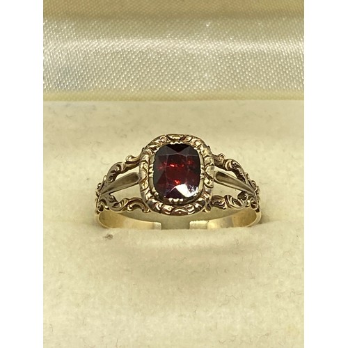 35 - antique 14ct gold & garnet ring (cut band)
1.75g