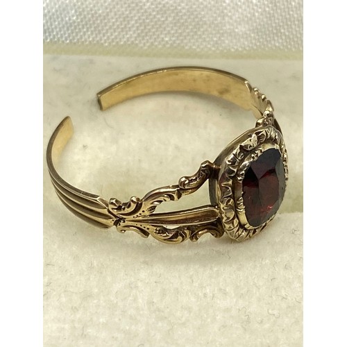 35 - antique 14ct gold & garnet ring (cut band)
1.75g