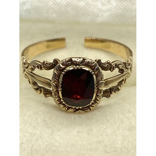 35 - antique 14ct gold & garnet ring (cut band)
1.75g