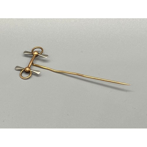 37 - 14ct gold & platinum pin
2.78g