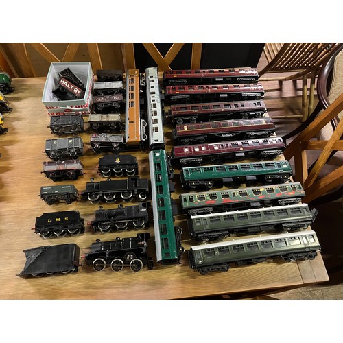 53 - collection of lima o gauge railway Ana to include 3 engines , 44561, 4047, & unnamed heavy snow plou... 