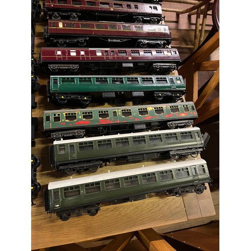 53 - collection of lima o gauge railway Ana to include 3 engines , 44561, 4047, & unnamed heavy snow plou... 