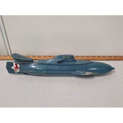 67 - vintage ranetta atomic model submarine
42cm l