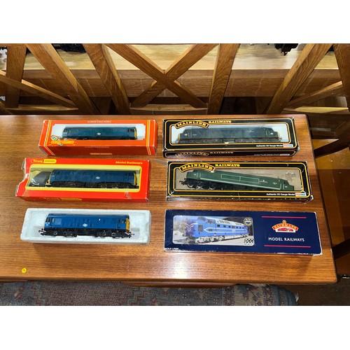 429 - 6 vintage boxed railway engines to include mainline , hornby & bachman