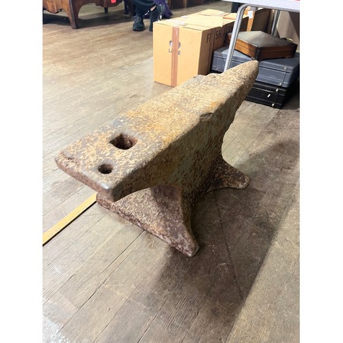 133 - Antique extremely heavy large blacksmiths anvil 
34