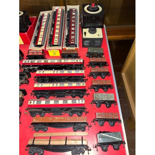 184 - large collection of vintage TTR trixx railway ana to include 8 engines , 3 boxed carriages , numerou... 